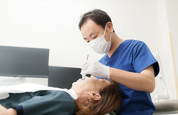 輝く笑顔を手に入れるセラミック治療